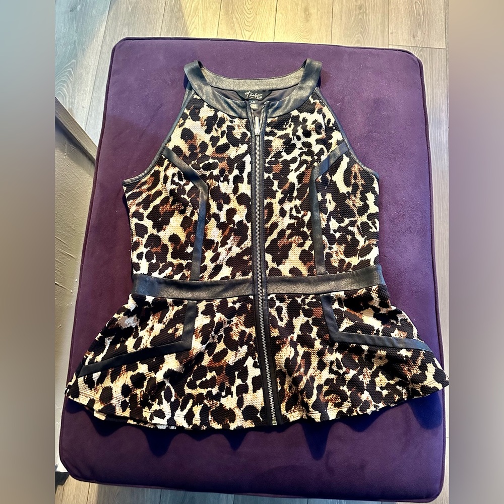 Leopard Print Peplum Zip-up Top